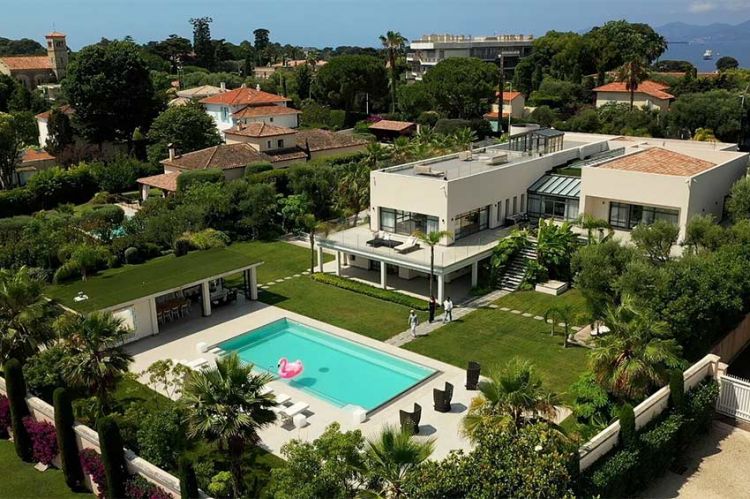 &quot;French riviera : villas de rêve sur la Côte d'Azur&quot; sur RMC Story jeudi 5 octobre 2023