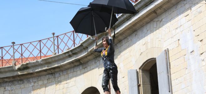 Vidéo “Fort Boyard” : regardez Danièle Evenou dans la nouvelle aventure des parapluies