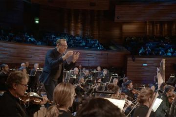 &quot;Les clefs de l&#039;orchestre de Jean-François Zygel - La Moldau de Smetana&quot; sur Culturebox mardi 2 avril 2024