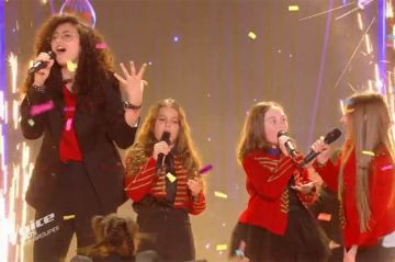 Replay "The Voice Kids" : Nelly, Charlotte, Matilda et Melody-Rose chantent "Forever Young" d'Alphaville (vidéo)