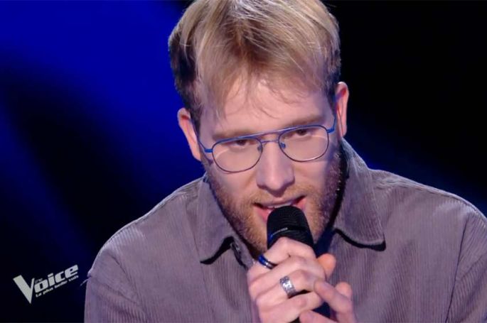 &quot;The Voice&quot; : Corentin Lemahieu chante &quot;Tristesse&quot; de Zaho de Zagazan - Vidéo