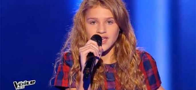 Replay “The Voice Kids” : Lou chante « Carmen » de Stromae (vidéo)