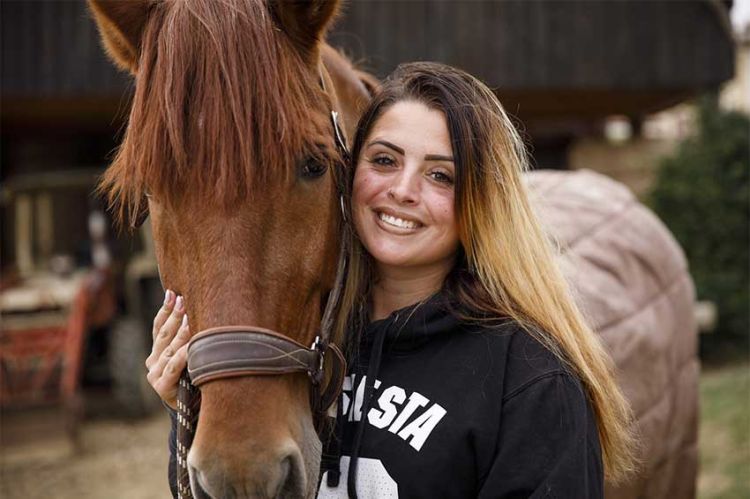 "L'amour est dans le pré" : découvrez Manon, agricultrice de la saison 21 sur M6