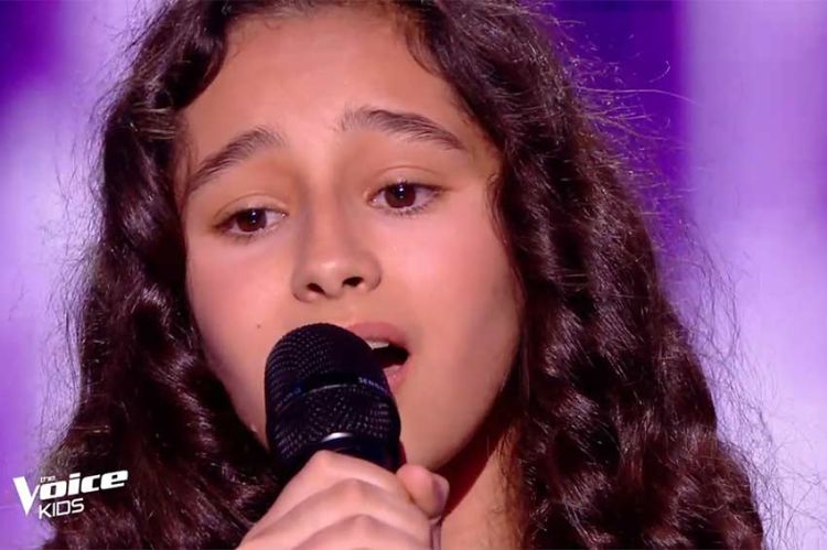 Replay "The Voice Kids" : Ambre chante "Ne retiens pas tes larmes" d'Amel Bent (vidéo)