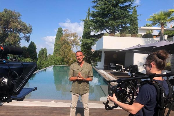 “50mn Inside” prend ses quartiers d&#039;été à Cannes avec Nikos Aliagas