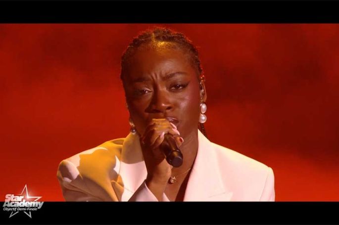 Replay "Star Academy" : Sarah interprète "Il est mort le soleil" de Nicoletta (vidéo)