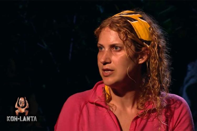 &quot;Koh-Lanta&quot; : première éliminée, Cécile confie sa tristesse à Denis Brogniart (vidéo)