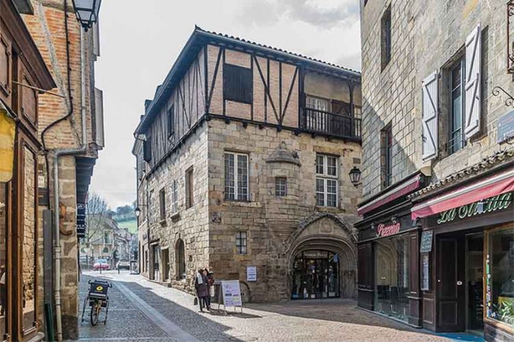 “Meurtres à Figeac” en tournage avec Stéphane Plaza pour France 3