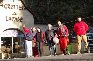 "Nus et culottés" : « Objectif Lot » pour Nans &amp; Mouts sur France 5 lundi 24 juillet 2023 - Vidéo