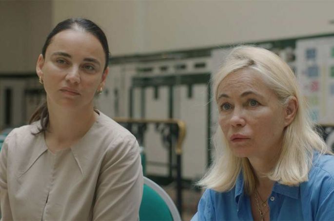 &quot;Un silence si bruyant&quot; : Emmanuelle Béart lève le voile sur l&#039;inceste dimanche 24 septembre 2023 sur M6 - Vidéo