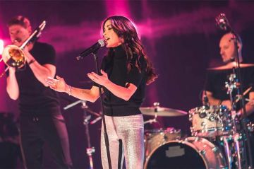 &quot;Basique, le concert&quot; de Jenifer vendredi 14 avril 2023 sur France 2