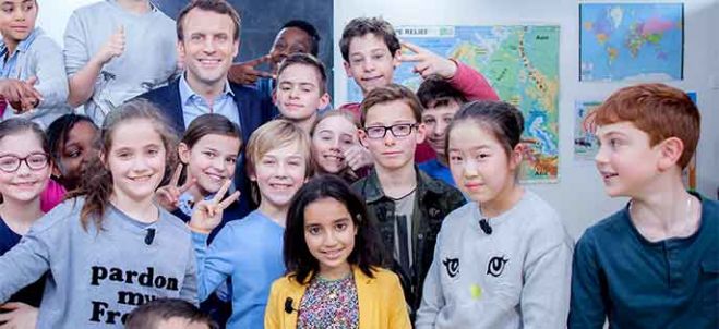 Emmanuel Macron passe “Au Tableau !” et répond aux enfants ce dimanche 14 mai sur C8 (vidéo)