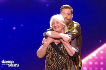 &quot;Danse avec les stars&quot; : Charlotte de Turckheim a été éliminée vendredi soir sur TF1 (vidéo)