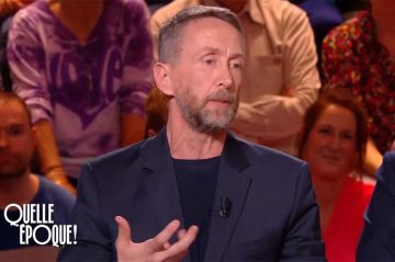 &quot;Le Phil&#039;Pol&quot; de Philippe Caverivière du 29 avril 2023 dans &quot;Quelle époque !&quot; sur France 2 (vidéo)
