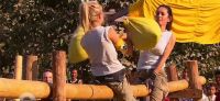 Pékin Express : Chantal en grande difficulté sur son bambou lors de la bataille de polochon (vidéo)