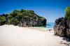 &quot;Koh-Lanta&quot; : Visite guidée du camp des Rouges par Denis Brogniart (vidéo)