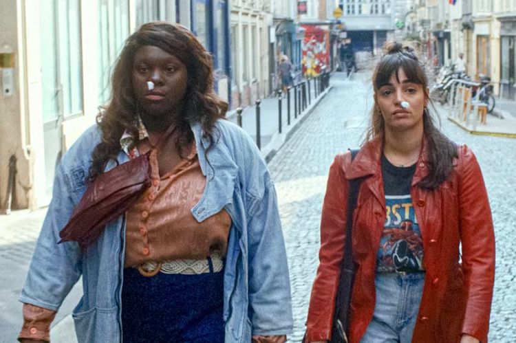 &quot;Entre les vagues&quot; avec Déborah Lukumuena et Souheila Yacoub sur France 4 samedi 16 août (vidéo)