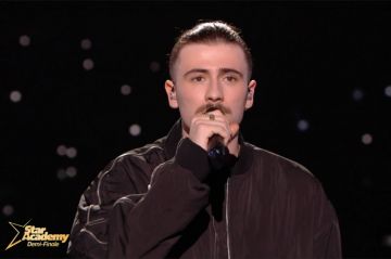 &quot;Star Academy&quot; : Pierre chante &quot;Vie d&#039;artiste&quot; de La Zarra a capella - Vidéo