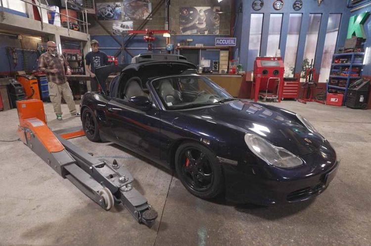 &quot;Wheeler Dealers France&quot; : restauration d'une Porsche Boxster S lundi 15 septembre 2025 sur RMC Découverte