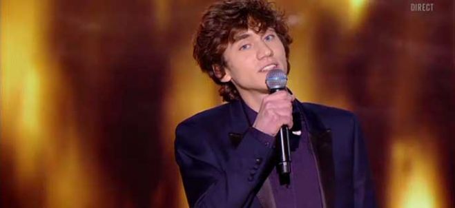 Replay “Nouvelle Star” : Mathieu interprète « Toute la pluie tombe sur moi » de Sacha Distel (vidéo)