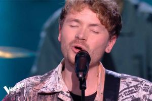 Replay “The Voice” : Olly Corpe chante « Dancing on my own » de Robyn (vidéo)