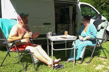 La folie du camping car - 3ème épisode de la saison 3 diffusé sur C8 jeudi 30 mai 2024