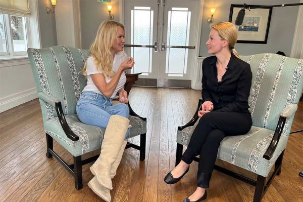 "Sept à Huit" : Pamela Anderson se confie dans « Le portrait de la semaine » ce 11 juin 2023 sur TF1