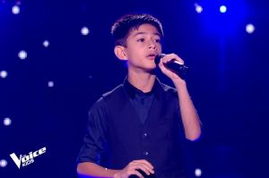 “The Voice Kids” : Ilan chante « Les feux d’artifice » de Calogero (vidéo)