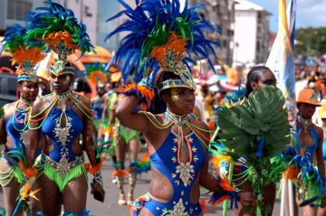 &quot;Guadeloupe, le carnaval en héritage&quot; : immersion au coeur du carnaval de l&#039;île Papillon, mardi 4 mars 2025 sur Culturebox
