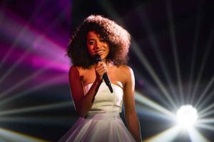 “The Voice” : Whitney gagne la saison 8 sur TF1, revoir toutes ses prestations (vidéo)