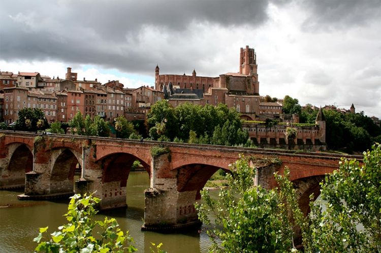 “Meurtres à Albi” en tournage pour France 3 avec Léonie Simaga et Bruno Debrandt