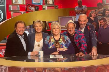 "Les enfants de la télé" dimanche 5 novembre 2023 : les invités de Laurence Boccolini sur France 2