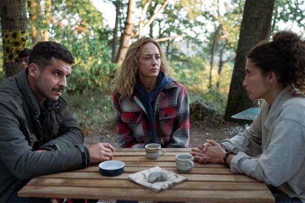 &quot;Les bois assassins&quot; avec Hélène de Fougerolles sur France 3 samedi 30 août 2025 (vidéo)