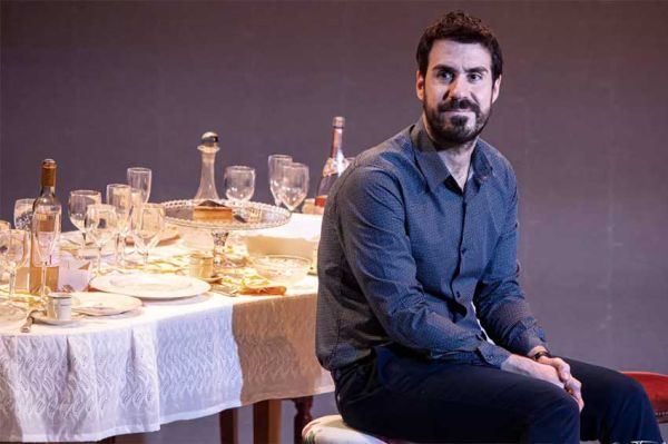 Théâtre : "Le discours" de Fabcaro sur France 4 dimanche 5 octobre 2025