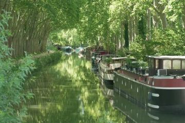 &quot;Echappées belles&quot; sur le Canal du Midi avec Ismaël Khelifa, samedi 28 juin 2025 sur France 5