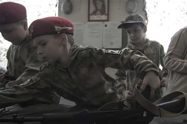 "Russie : un peuple qui marche au pas" sur France 5 dimanche 16 avril 2023 - Vidéo