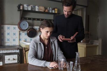 &quot;La confession&quot; avec Romain Duris et Marine Vacth à voir sur ARTE mercredi 3 avril 2024 - Vidéo