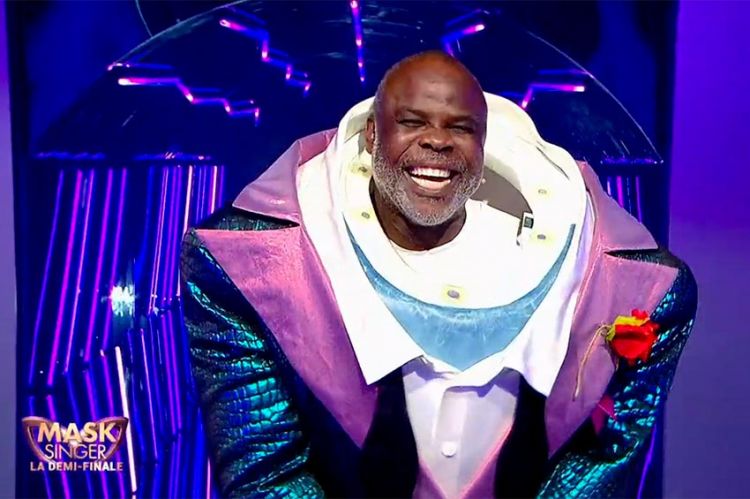 “Mask Singer” : Requin était... Basile Boli ! Regardez son démasquage (vidéo)