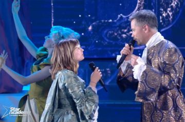 Replay &quot;Star Academy&quot; : Les élèves et Emmanuel Moire chantent un medley du Roi Soleil (vidéo)