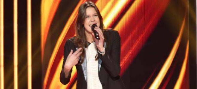 “The Voice” : regardez Fanny Leeb qui interprète &quot;Please don&#039;t stop the music&quot; de Rihanna