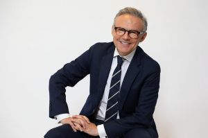 Eric Brunet quitte RMC &amp; BFM TV pour rejoindre LCI à la rentrée