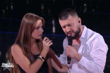 Replay "Star Academy" : Medley des anciens avec Carine, Houcine, Michal, Cynthia avec Léa, Bastiaan, Anouk et Sarah (vidéo)