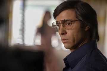 &quot;Le Serpent&quot; : l’histoire vraie du plus glaçant des escrocs sur France 2 lundi 21 juillet 2025 (vidéo)