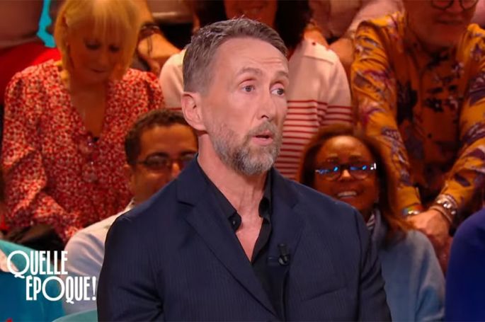&quot;Le Phil&#039;Actu&quot; de Philippe Caverivière du 2 décembre 2023 dans &quot;Quelle époque !&quot; sur France 2 - Vidéo