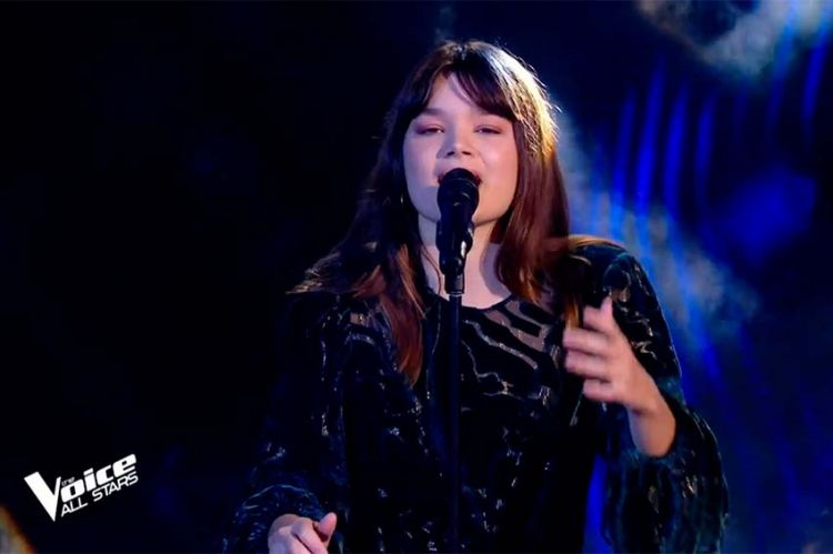 Replay “The Voice” : Louise Combier chante « L'aigle noir » de Barbara (vidéo)