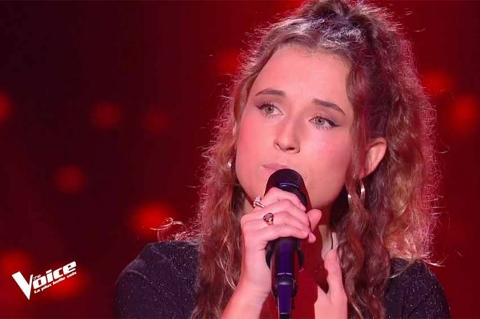 Replay &quot;The Voice&quot; : Nicoline chante « Come back home » de Sofia Carson (vidéo)