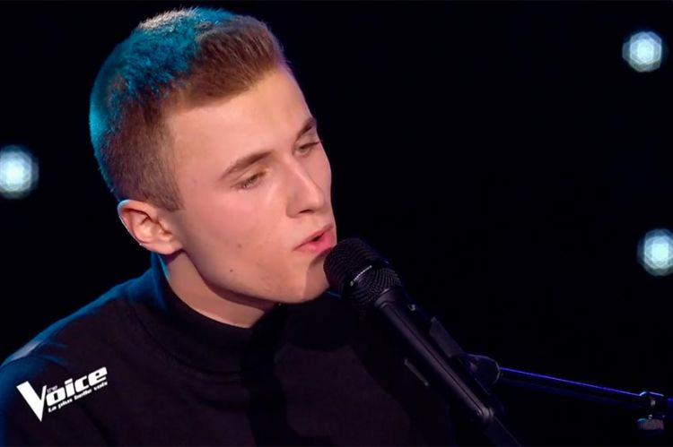 Replay “The Voice” : Nicolas chante « Hors saison » de Francis Cabrel (vidéo)