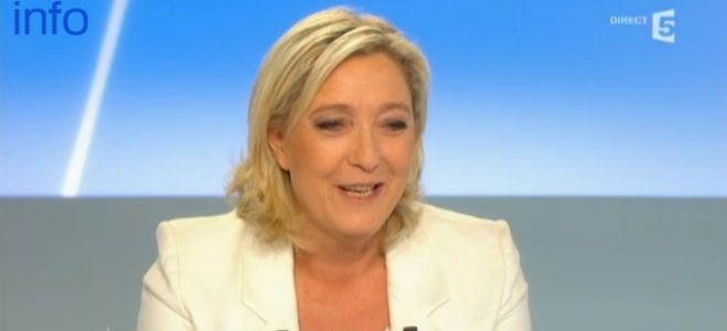 Marine Le Pen parle de sa chute dans sa piscine sur France 5 (vidéo replay)