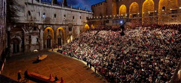 “Nuits d'été” dans les coulisses du Festival d'Avignon, jeudi 20 juillet sur France 2