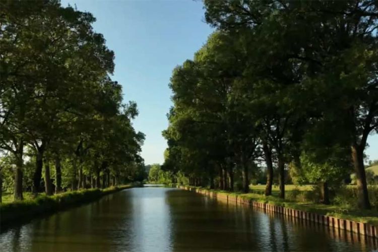 &quot;Les 100 lieux qu'il faut voir - Au fil du canal de Bourgogne&quot; dimanche 13 juillet 2025 sur France 5 (vidéo)